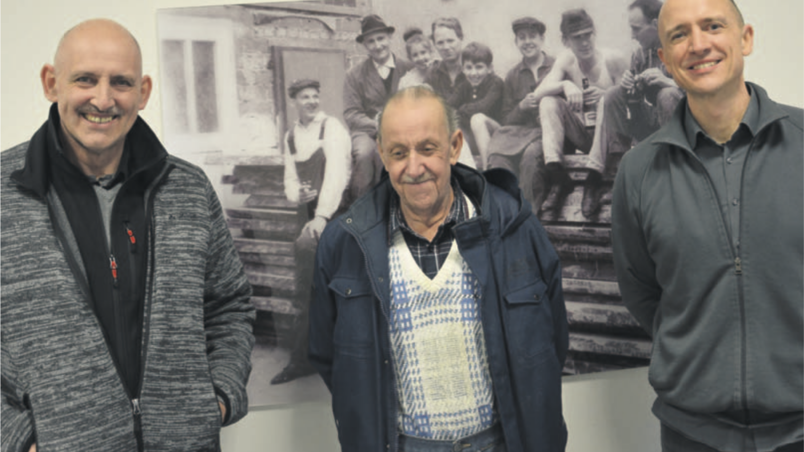 Zwei Generationen von vier: Christian III. Jakobs (Li) und Christian IV. Jakobs, in der Mitte der ehemalige CSH Mitarbeiter Otto Jeske