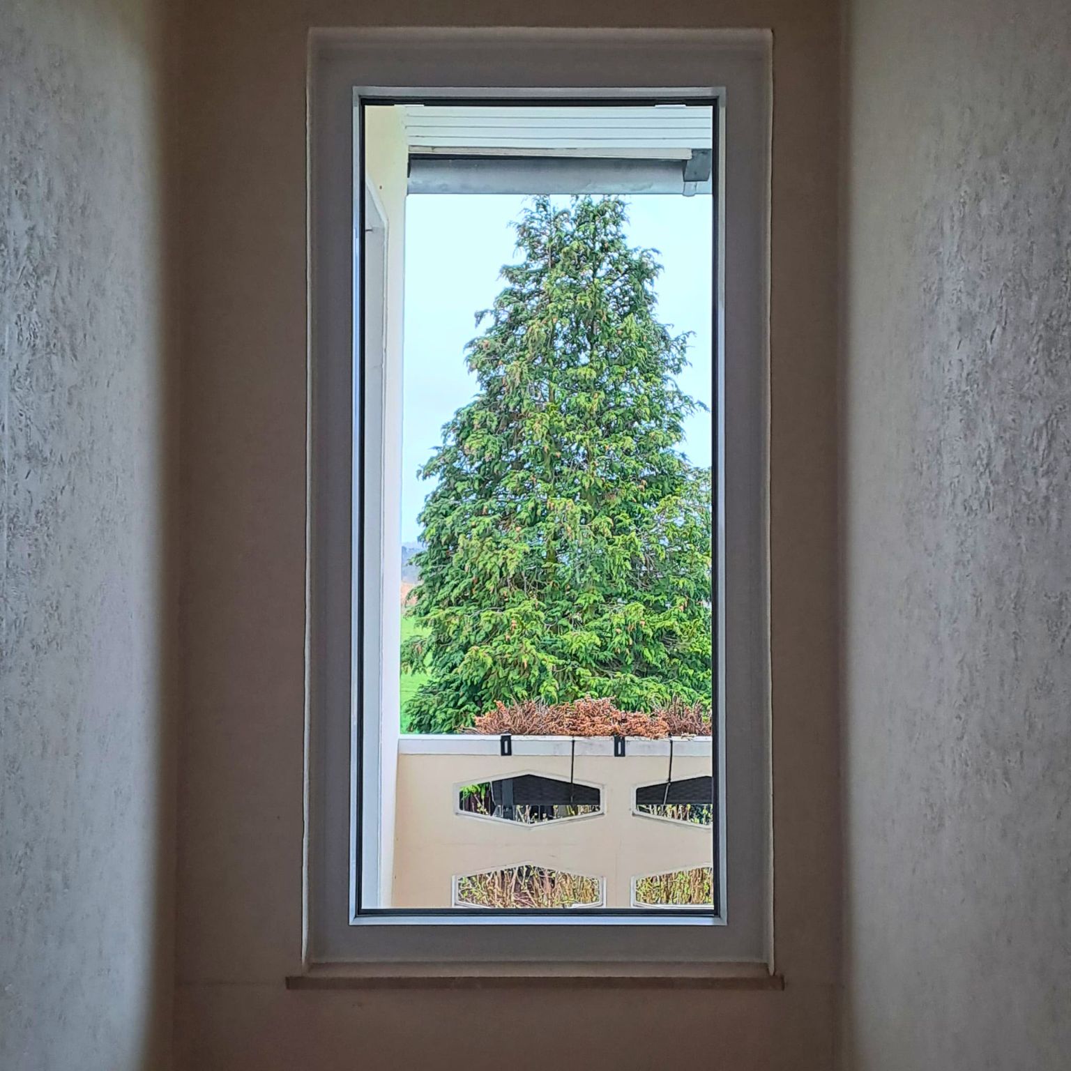 Treppenhausfenster innen nachher