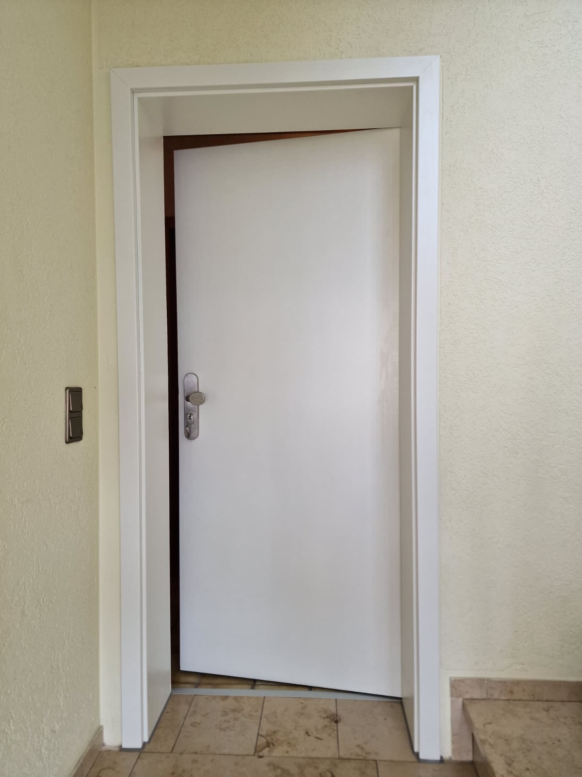 Mehr Sicherheit und Wohnkomfort: Wohnungstür modernisiert