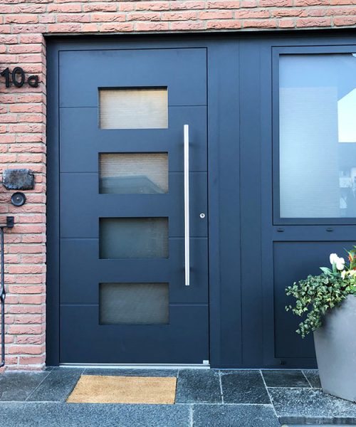 Erneuerung der Haustür- und Fensteranlage nachher