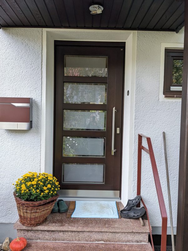 Mehr Wärme, mehr Sicherheit, mehr Licht – unsere neue Aluminium-Haustür