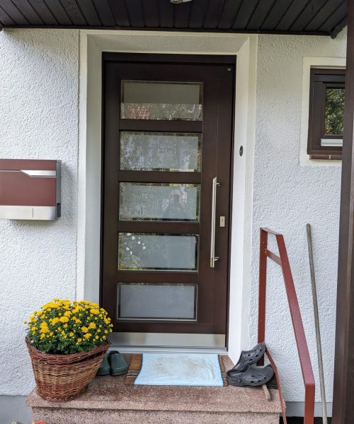 Mehr Wärme, mehr Sicherheit, mehr Licht – unsere neue Aluminium-Haustür