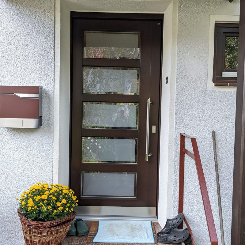 Mehr Wärme, mehr Sicherheit, mehr Licht – unsere neue Aluminium-Haustür