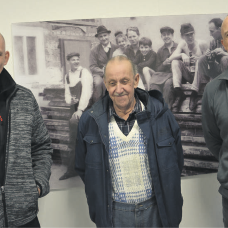 Zwei Generationen von vier: Christian III. Jakobs (Li) und Christian IV. Jakobs, in der Mitte der ehemalige CSH Mitarbeiter Otto Jeske