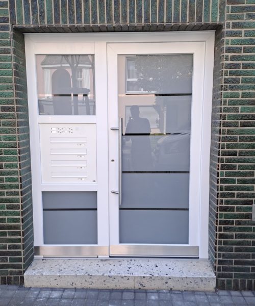 Die perfekte Haustür der Schreinerei Jakobs: Wärmeeffizient, leise und stilvoll