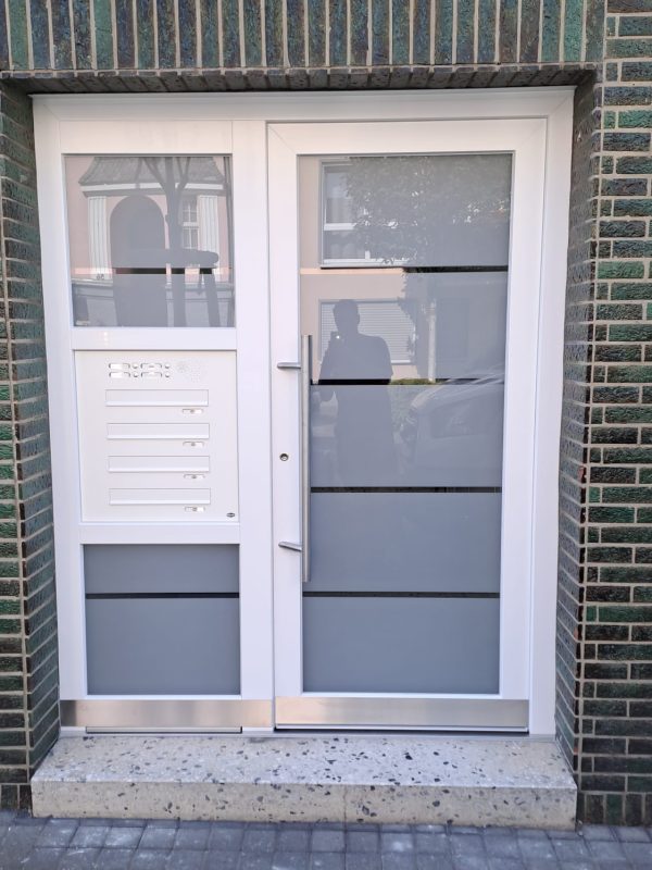 Die perfekte Haustür der Schreinerei Jakobs: Wärmeeffizient, leise und stilvoll