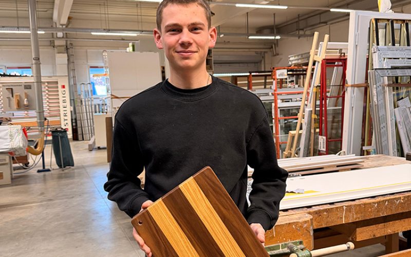 Tim startet durch: Sein erstes Schulprojekt bei der Schreinerei Jakobs
