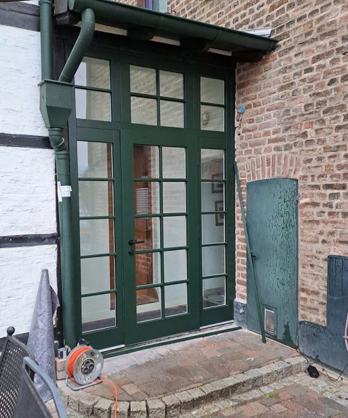 Eine neue Nebeneingangstür für ein wunderschönes Fachwerkhaus