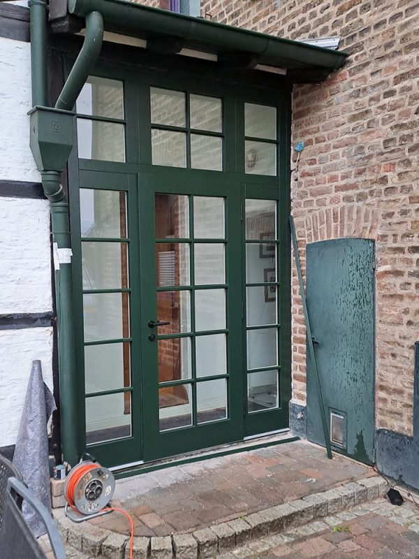 Eine neue Nebeneingangstür für ein wunderschönes Fachwerkhaus