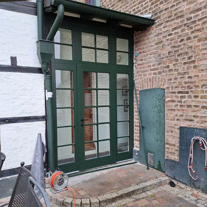 Eine neue Nebeneingangstür für ein wunderschönes Fachwerkhaus
