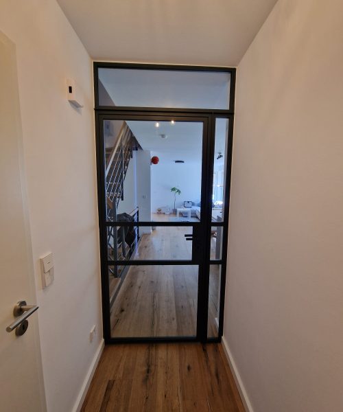 Maßgefertigter Windfang für ein Zuhause mit Wohlfühlfaktor