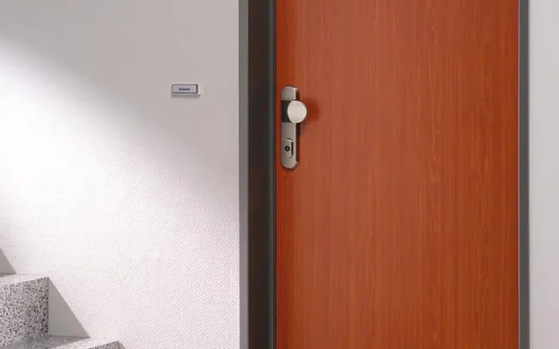 Wohnungseingangstr04